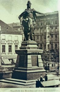 Statue der Berolina auf dem Alexanderplatz